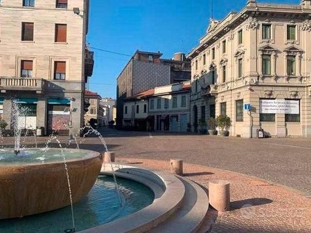 Locale Commerciale in affitto a Centro, Gallarate