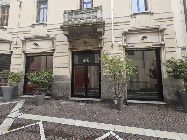 Locale Commerciale in affitto a Centro Storico, Gallarate