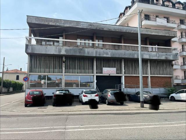 Locale Commerciale in affitto a Madonna in Campagna, Gallarate