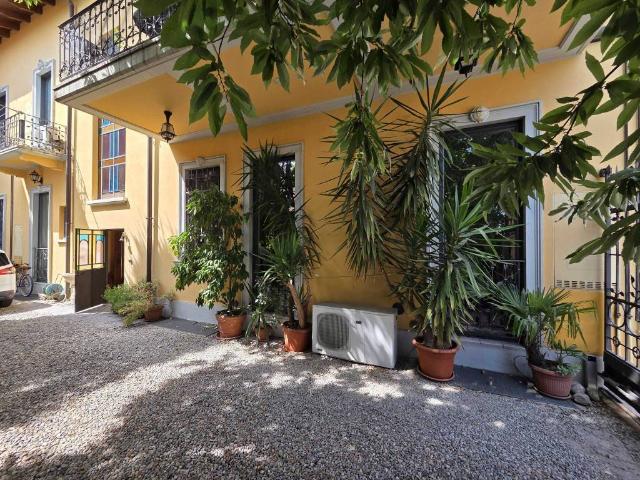 Locale Commerciale in affitto a Centro, Gallarate