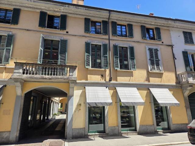 Locale Commerciale in affitto a Centro, Gallarate
