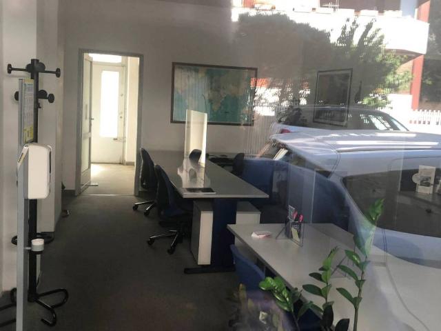 Locale Commerciale in affitto a Centro, Gallarate