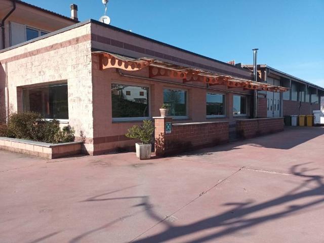Locale Commerciale in affitto a Piemonte, Cuneo