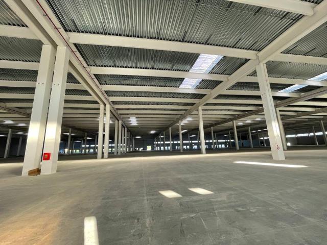 Locale Commerciale in affitto a Gambellara, Veneto