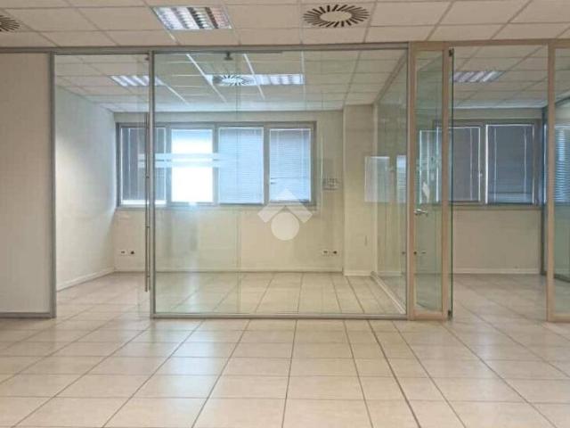 Locale Commerciale in affitto a Gambettola, Reggio Emilia