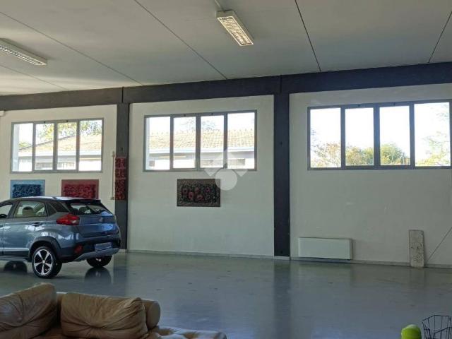 Locale Commerciale in affitto a Gambettola, Reggio Emilia