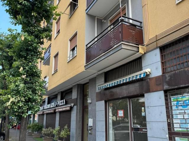 Locale Commerciale in affitto a Santa Maria Rossa, Garbagnate Milanese