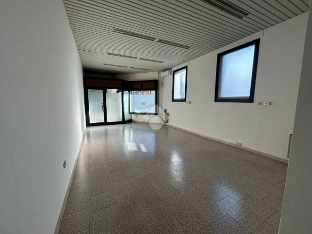 Locale Commerciale in affitto a Comunità montana della valle Trompia, Gardone Val Trompia