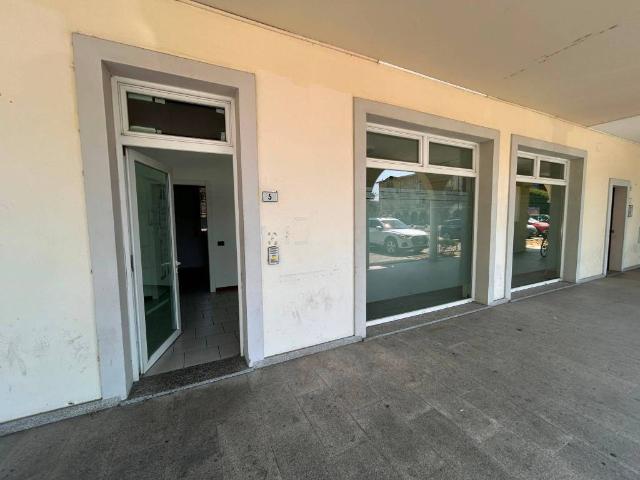 Locale Commerciale in affitto a Garlasco, Lombardia