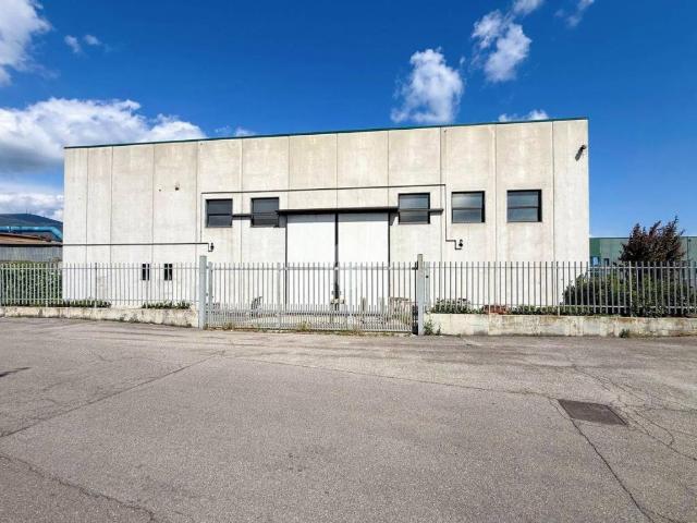 Locale Commerciale in affitto a Comunità montana della Valle Sabbia, Gavardo