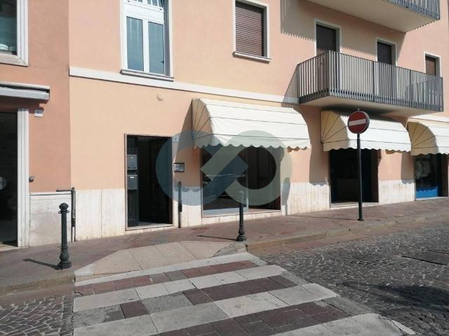 Locale Commerciale in affitto a Comunità montana della Valle Sabbia, Gavardo