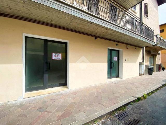Locale Commerciale in affitto a Comunità montana della Valle Sabbia, Gavardo
