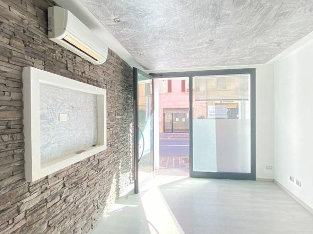 Locale Commerciale in affitto a Comunità montana della Valle Sabbia, Gavardo