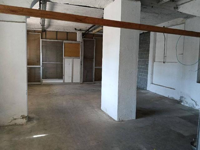 Locale Commerciale in affitto a Comunità Montana Valli del Verbano, Gavirate