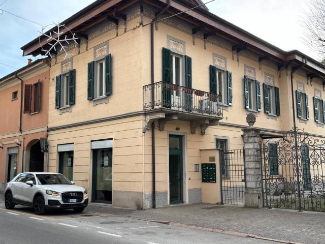 Locale Commerciale in affitto a Comunità Montana Valli del Verbano, Gavirate