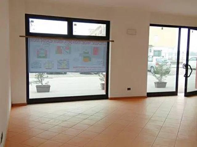 Locale Commerciale in affitto a Gazzo Veronese, Roncanova