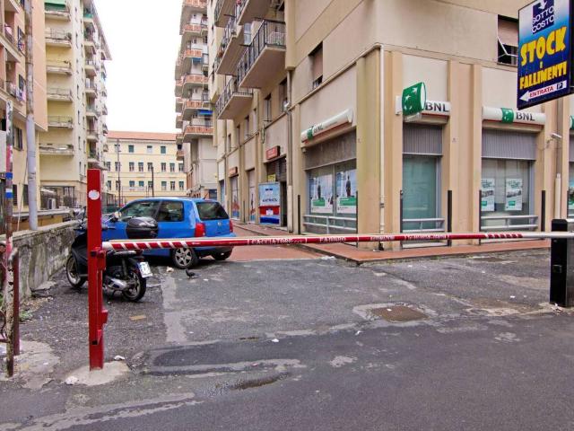Locale Commerciale in affitto a Bassa Val Bisagno, Serra Riccò