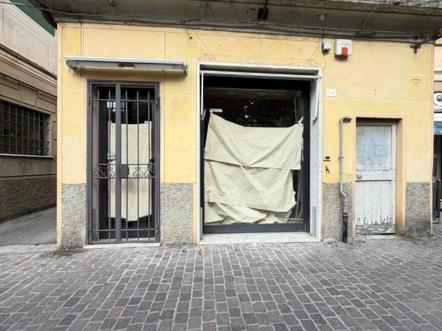 Locale Commerciale in affitto a Val Polcevera, Serra Riccò