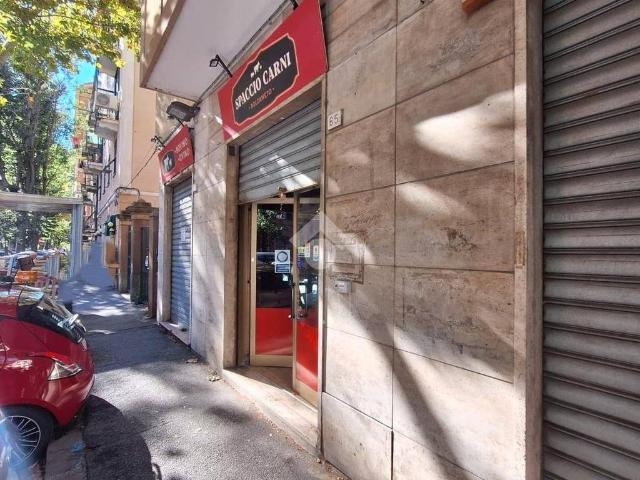 Locale Commerciale in affitto a Bolzaneto, Genova