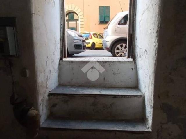 Locale Commerciale in affitto a Medio Levante, Serra Riccò