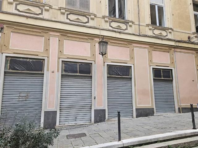 Locale Commerciale in affitto a Centro Est, Serra Riccò