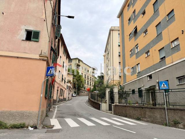 Locale Commerciale in affitto a Apparizione, Genova
