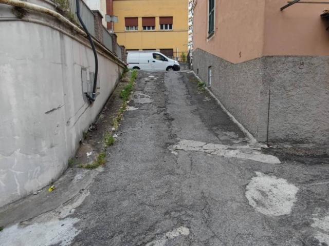 Locale Commerciale in affitto a Media Val Bisagno, Serra Riccò