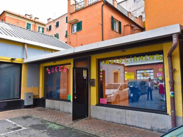 Locale Commerciale in affitto a Sestri Ponente, Genova