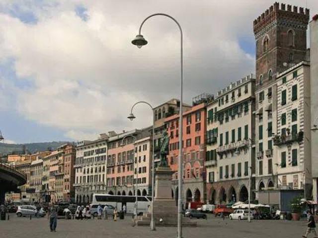 Locale Commerciale in affitto a Centro Est, Serra Riccò