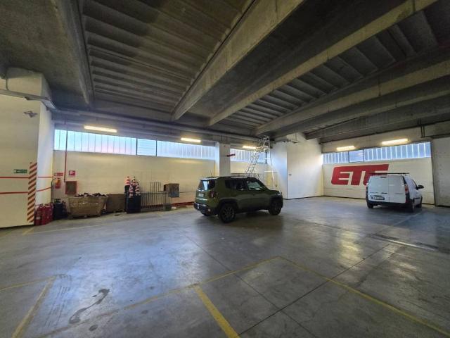 Locale Commerciale in affitto a Media Val Bisagno, Serra Riccò