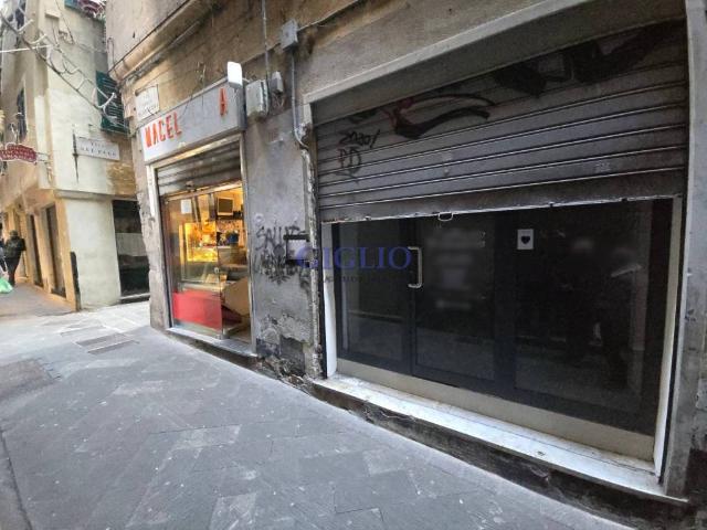 Locale Commerciale in affitto a Centro Est, Serra Riccò