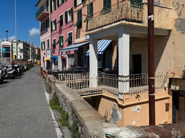 Locale Commerciale in affitto a Levante, Serra Riccò