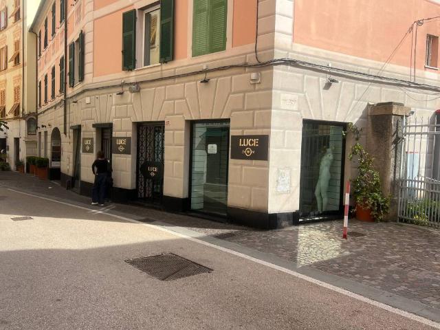 Locale Commerciale in affitto a Levante, Serra Riccò