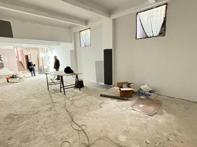 Locale Commerciale in affitto a Foce, Genova