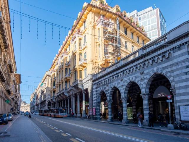 Locale Commerciale in affitto a Centro Est, Serra Riccò