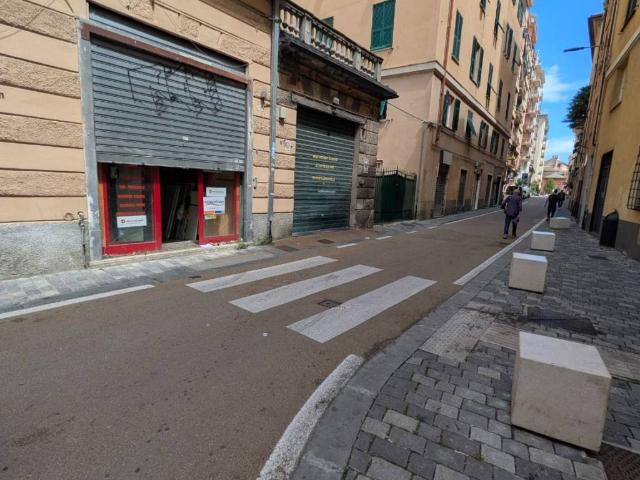 Locale Commerciale in affitto a Centro Ovest, Serra Riccò