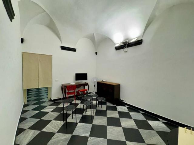 Locale Commerciale in affitto a Centro Est, Serra Riccò
