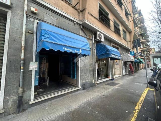 Locale Commerciale in affitto a Rivarolo, Genova