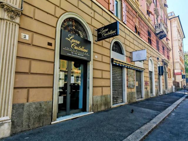 Locale Commerciale in affitto a Foce, Genova