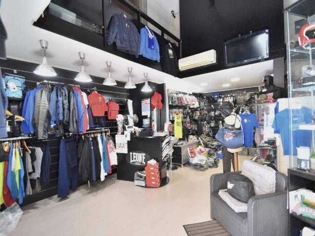 Locale Commerciale in affitto a Medio Levante, Serra Riccò