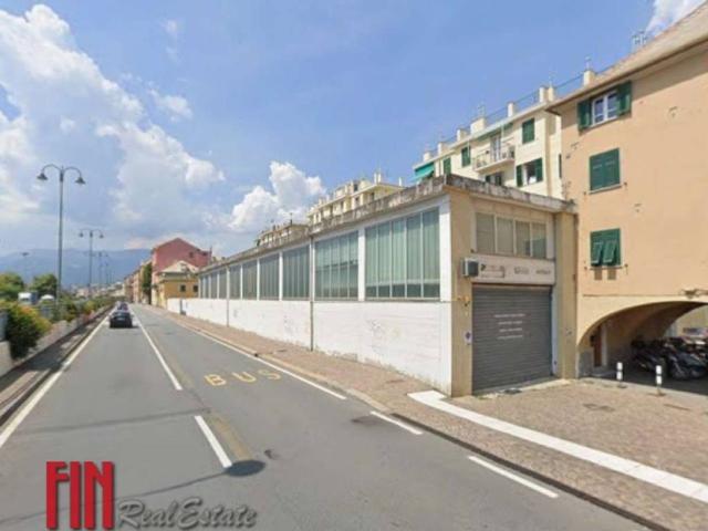 Locale Commerciale in affitto a Ponente, Serra Riccò