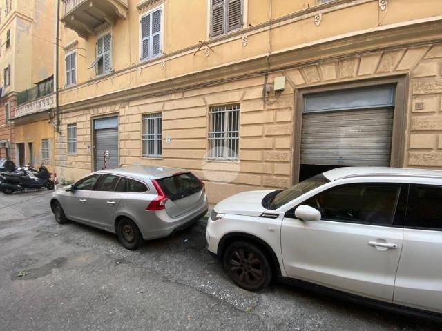 Locale Commerciale in affitto a Medio Ponente, Serra Riccò