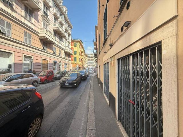 Locale Commerciale in affitto a Ponente, Serra Riccò