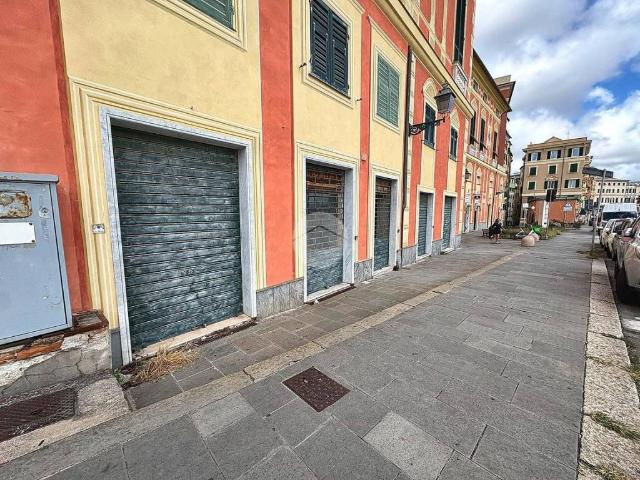 Locale Commerciale in affitto a Pegli, Genova