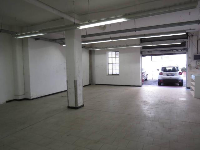 Locale Commerciale in affitto a Levante, Serra Riccò