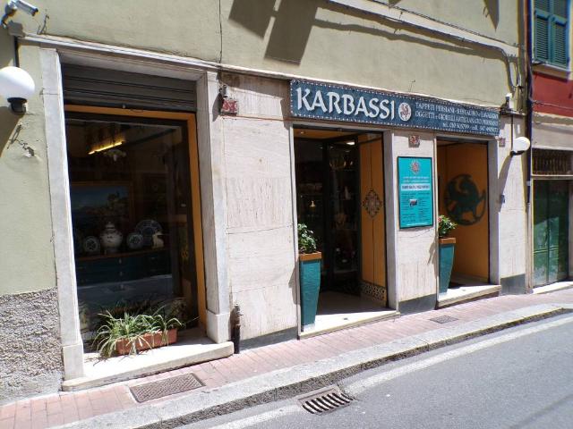 Locale Commerciale in affitto a Ponente, Serra Riccò