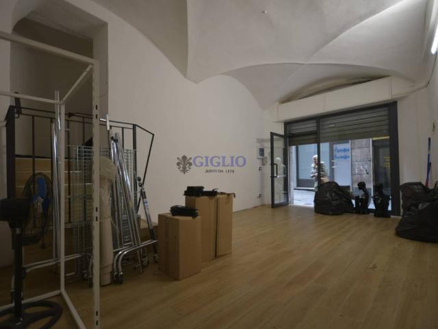 Locale Commerciale in affitto a Centro Est, Serra Riccò