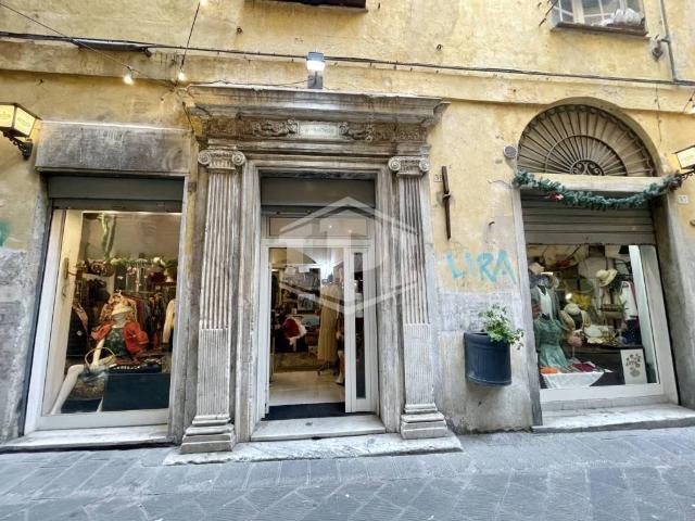 Locale Commerciale in affitto a Centro Est, Serra Riccò