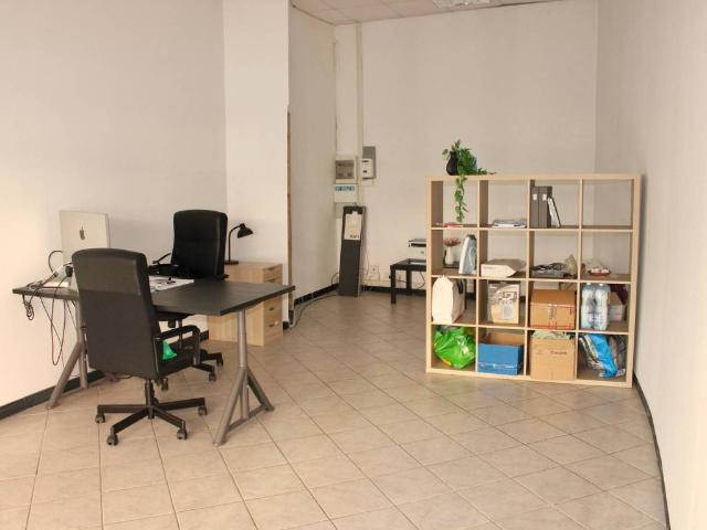 Locale Commerciale in affitto a Medio Levante, Serra Riccò