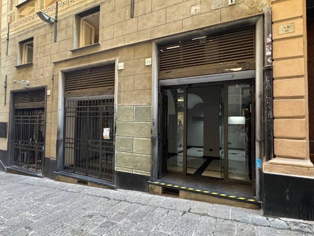 Locale Commerciale in affitto a Centro Est, Serra Riccò